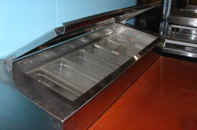 Delfield refrigerated sandwich/pizza prep table, 50