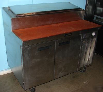 Delfield refrigerated sandwich/pizza prep table, 50
