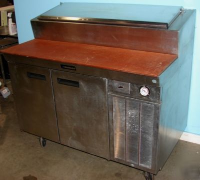 Delfield refrigerated sandwich/pizza prep table, 50
