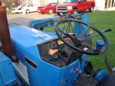 Ford 2120 4WD diesel tractor with loader low hours