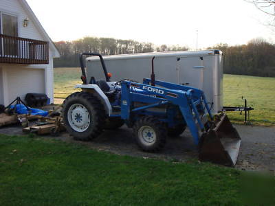 Ford 2120 4WD diesel tractor with loader low hours