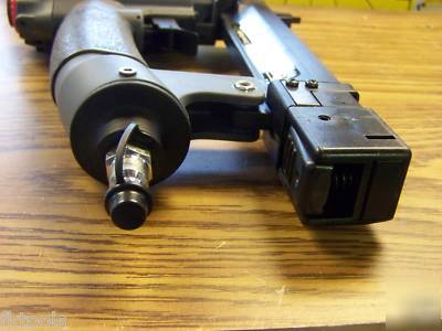 New craftsman 18 gauge crown stapler 1/4