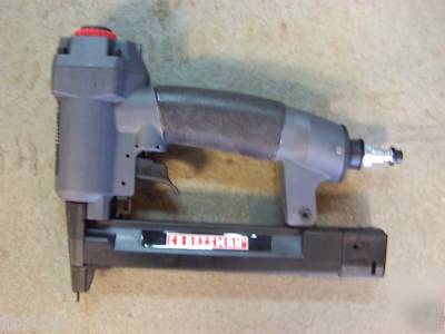 New craftsman 18 gauge crown stapler 1/4