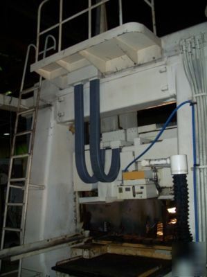 Okuma mcv-16A bridge mill under power inspection ready
