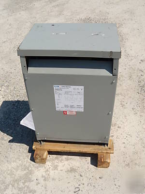 Eaton cutler hammer V48M28T45 460V-208/120V transformer