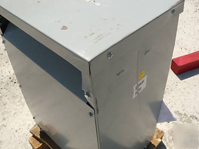 Eaton cutler hammer V48M28T45 460V-208/120V transformer