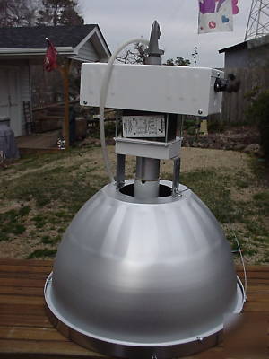 13 acculite 175 watt hi-lux light fixture & bulb unused