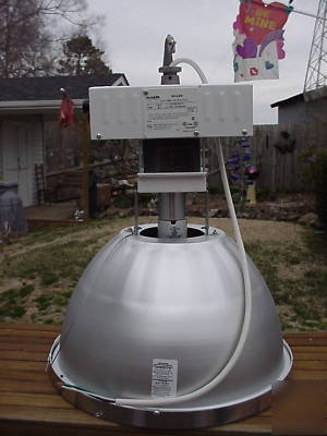 13 acculite 175 watt hi-lux light fixture & bulb unused