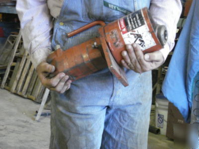 Ditch witch hydraulic horizontal boring attachment