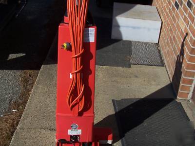 Minuteman model C37115-14 mvp vacuum cleaner 