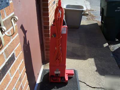 Minuteman model C37115-14 mvp vacuum cleaner 