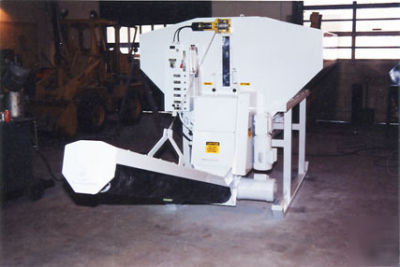 Concrete mixer - 3 cubic yard