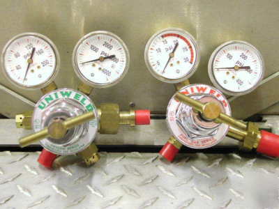 New uniweld regulators acetylen RUH8211 oxygen RHT8010 