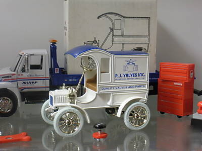 1:25 p.j. valves 1905 ford delivery car bank ertl B9