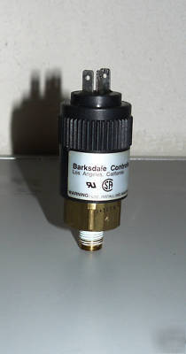 Barksdale 96211-BB4-T1 seal piston switch