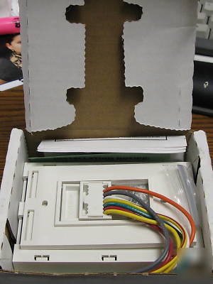 Psg controls dpfc-024U2F digital fan coil thermostat