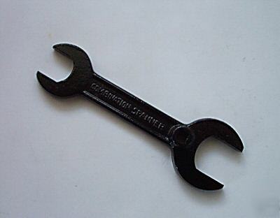 Combination cylinder / bottle spanner for gases