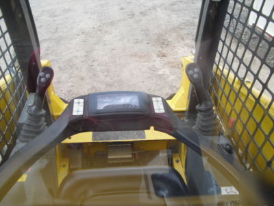 2007 komatsu SK815-5N skid steer loader **