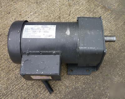 Dayton parellel output gear box 230/460 vac 1/3 hp 20-1