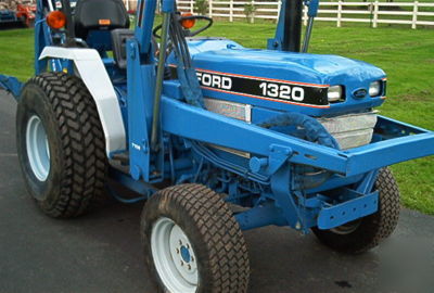 Ford 1320 tractor, 4X4, hydro, ps with loader & backhoe