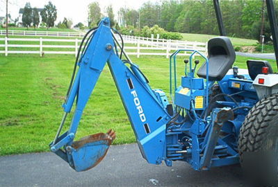 Ford 1320 tractor, 4X4, hydro, ps with loader & backhoe