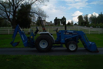 Ford 1320 tractor, 4X4, hydro, ps with loader & backhoe