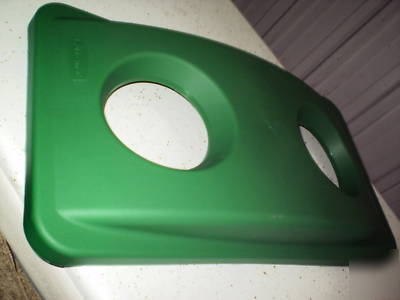 Rubbermaid #2692-88GN slim jim bottle and can recycling