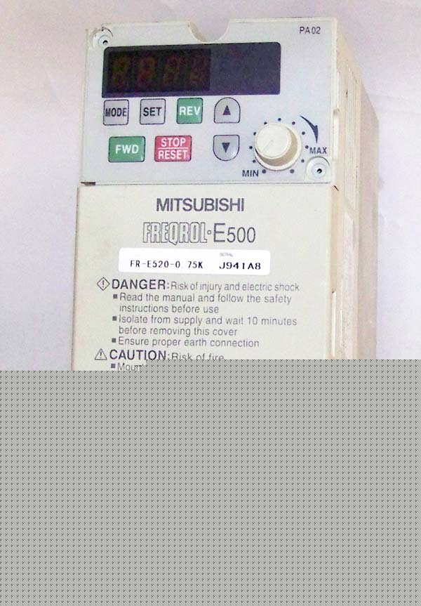 Mitsubishi freqrol-E500 motor inverter fr-E520-.75K 8A