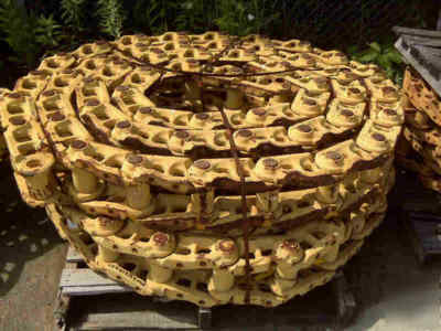 Track chains for a komatsu PC400