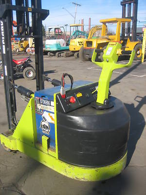 Clark 3000# forklift walk behind 10' lift w/tilt , 24V