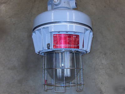 Cooper crouse-hinds explosion proof incandescent light 