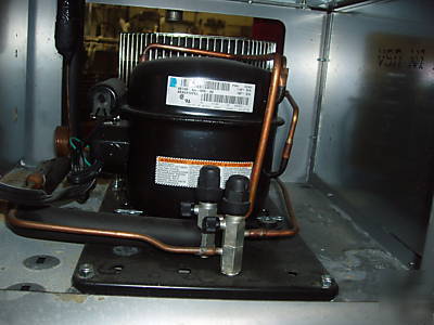 Atlas wf-4 frost top w/granite slab used only 2 years
