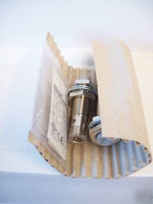 Balluff bes 356-E5-c-S4 24V prox sensors (box of 10)