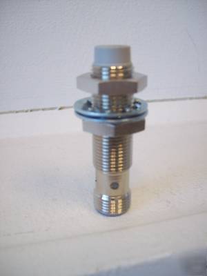 Balluff bes 356-E5-c-S4 24V prox sensors (box of 10)