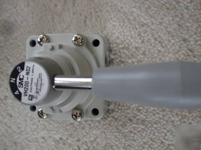 12 smc VH200 - NO2 closed center hand valves japan 