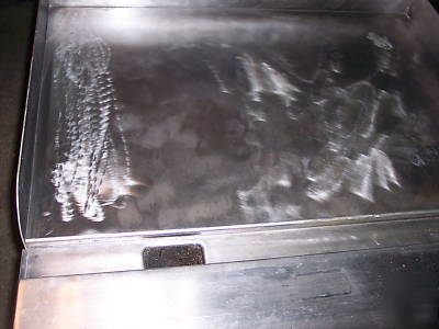 Hobart electric range and griddle, 230 volts, clean 