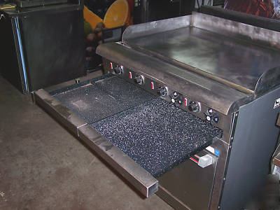 Hobart electric range and griddle, 230 volts, clean 