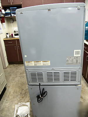 Skybox mini pop machine