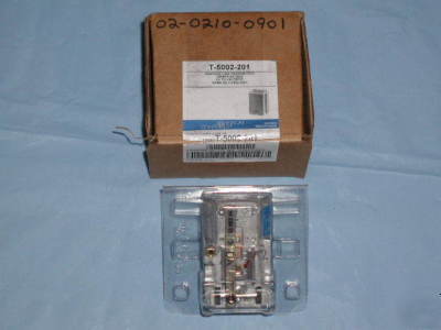 Johnson controls temperature transmitter #t-5002-201