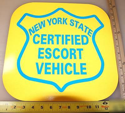 New escort pilot car SIGN14