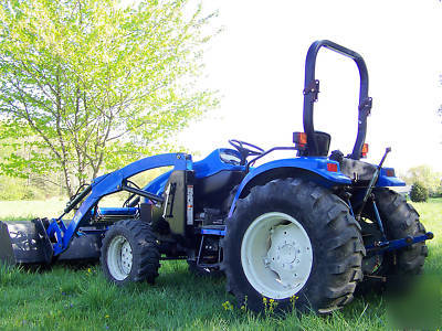 New holland TC40D 4X4 compact diesel tractor loader 