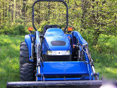 New holland TC40D 4X4 compact diesel tractor loader 