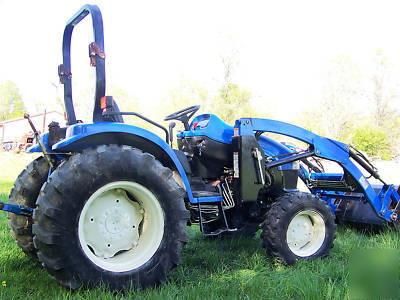 New holland TC40D 4X4 compact diesel tractor loader 