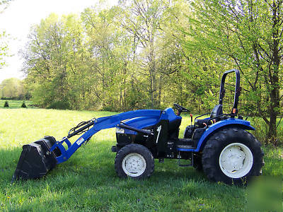 New holland TC40D 4X4 compact diesel tractor loader 