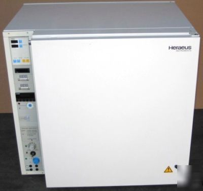 Heraeus cytomat 6000 automated plate shuttle incubator