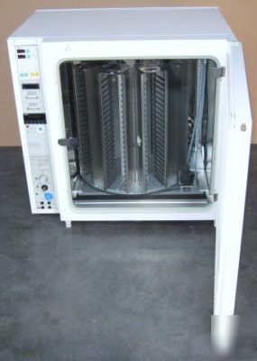 Heraeus cytomat 6000 automated plate shuttle incubator